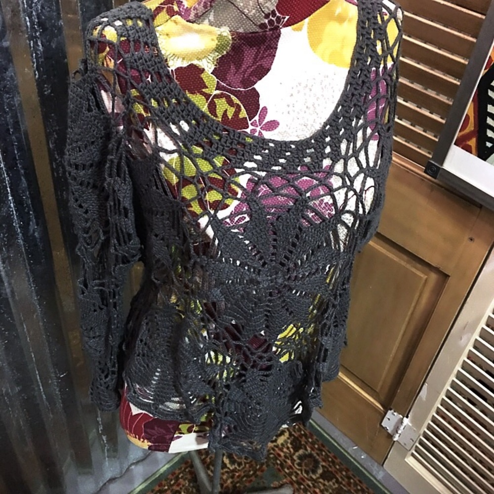 Urban Mango • Grey Floral Crochet Top Boho